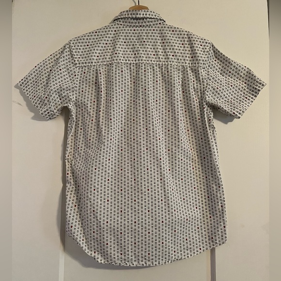 Men’s Red Solo Cup Pattern Button Down Party Shirt Size Small - Picture 2 of 3